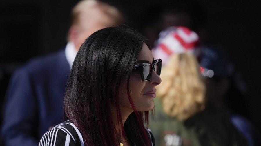 Opinion - Trump and Vance are hanging out with conspiracy theorists and kooks