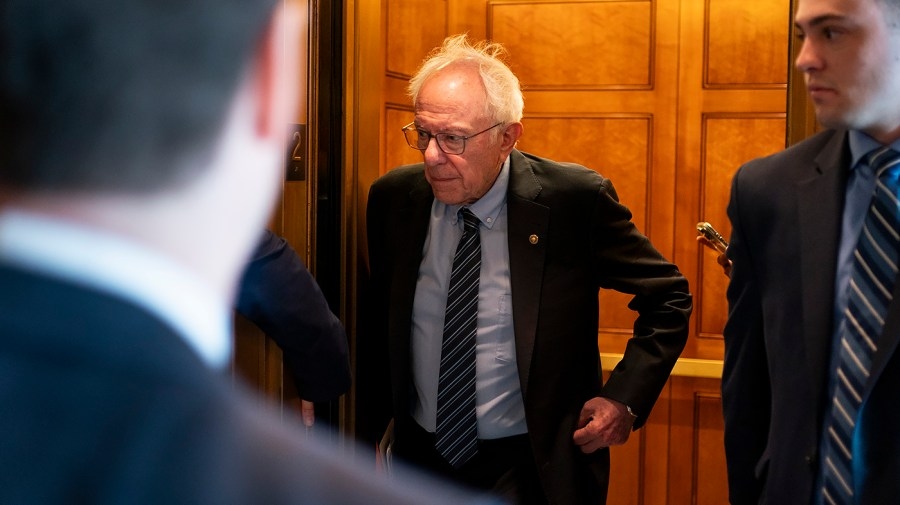 Sanders on law firms making deals with Trump: ‘Absolute cowardice'