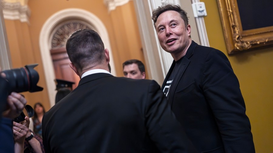 Wisconsin Democrats look to harness anger with Musk in court race