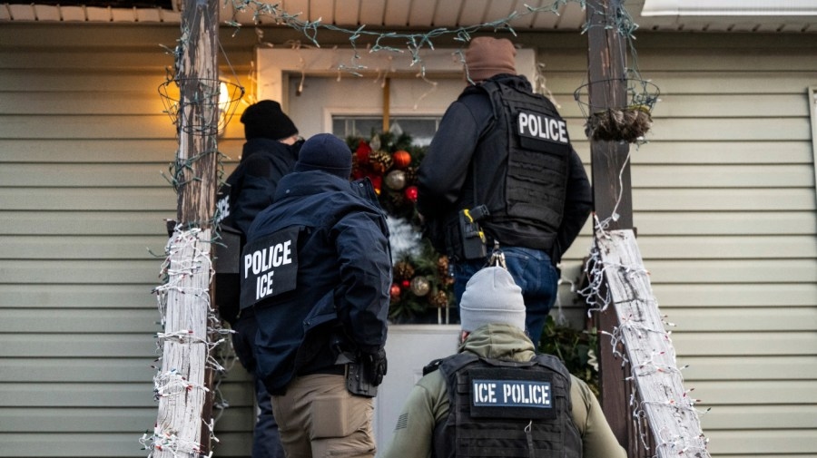 Federal judge tosses Trump administration's ‘sanctuary city' lawsuit against Illinois