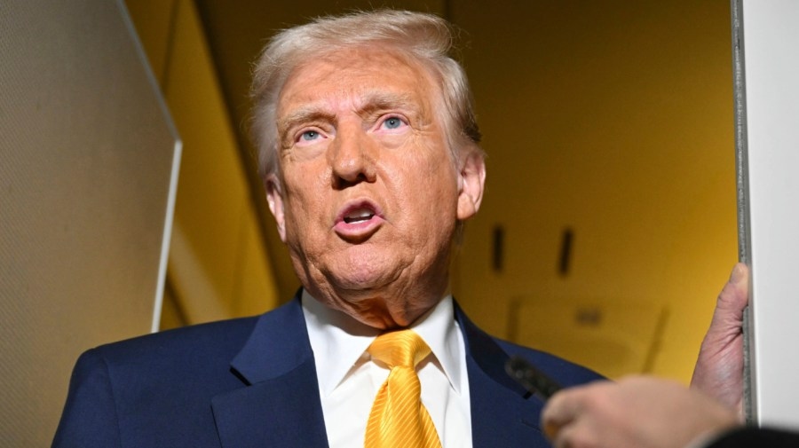 Trump says he would ‘absolutely' sign ban on congressional stock trading