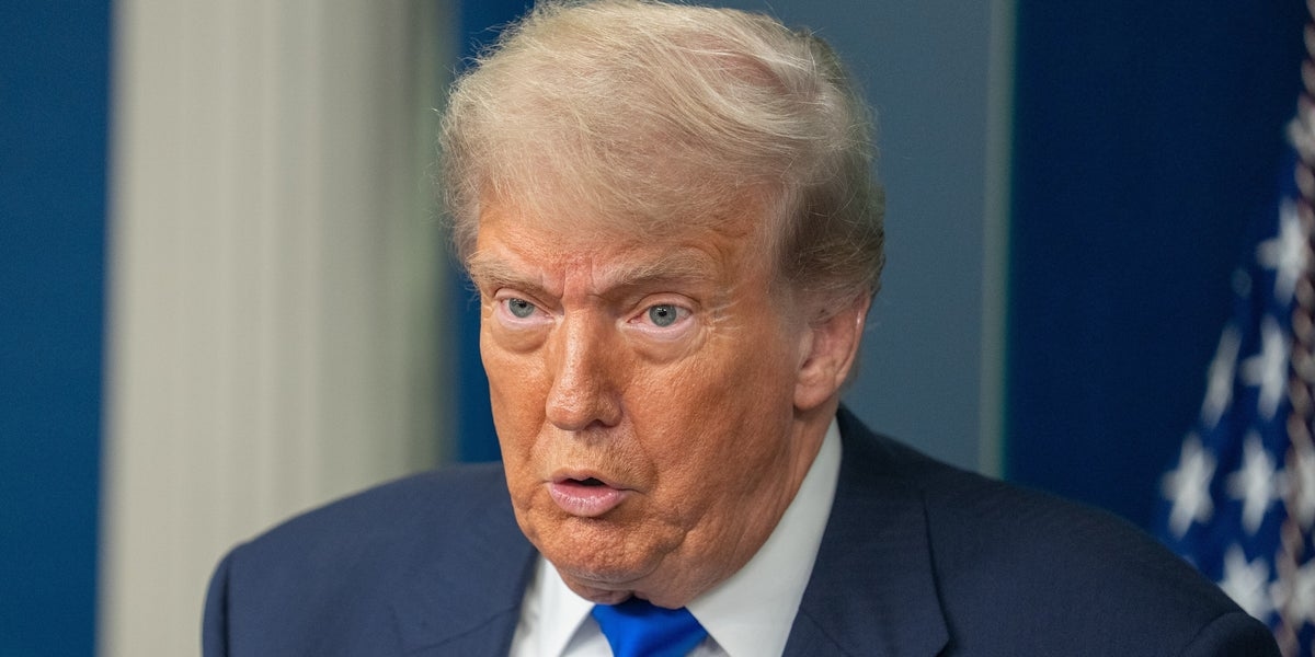 Trump Goes Full Karen, Demands AT&T 'Boss' Do Tech Support For Him