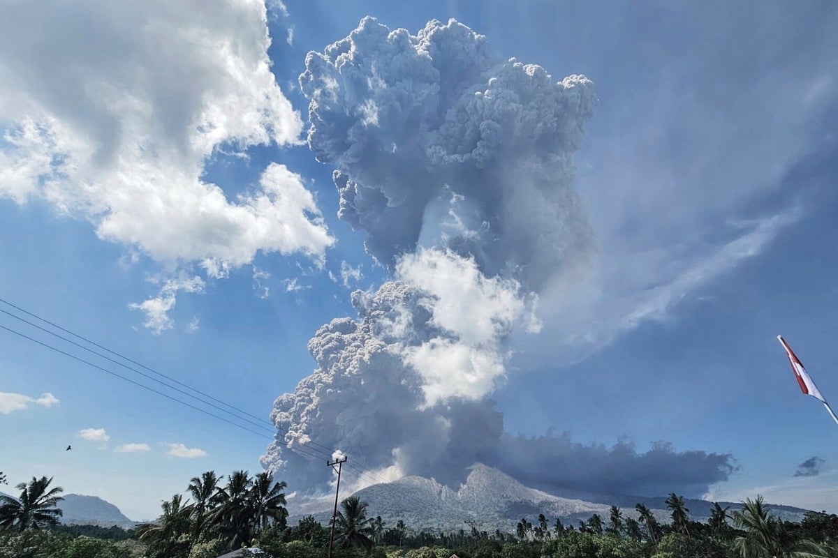 Bali flights cancelled as Indonesia's Mount Lewotobi Laki Laki erupts with huge 18km ash plume