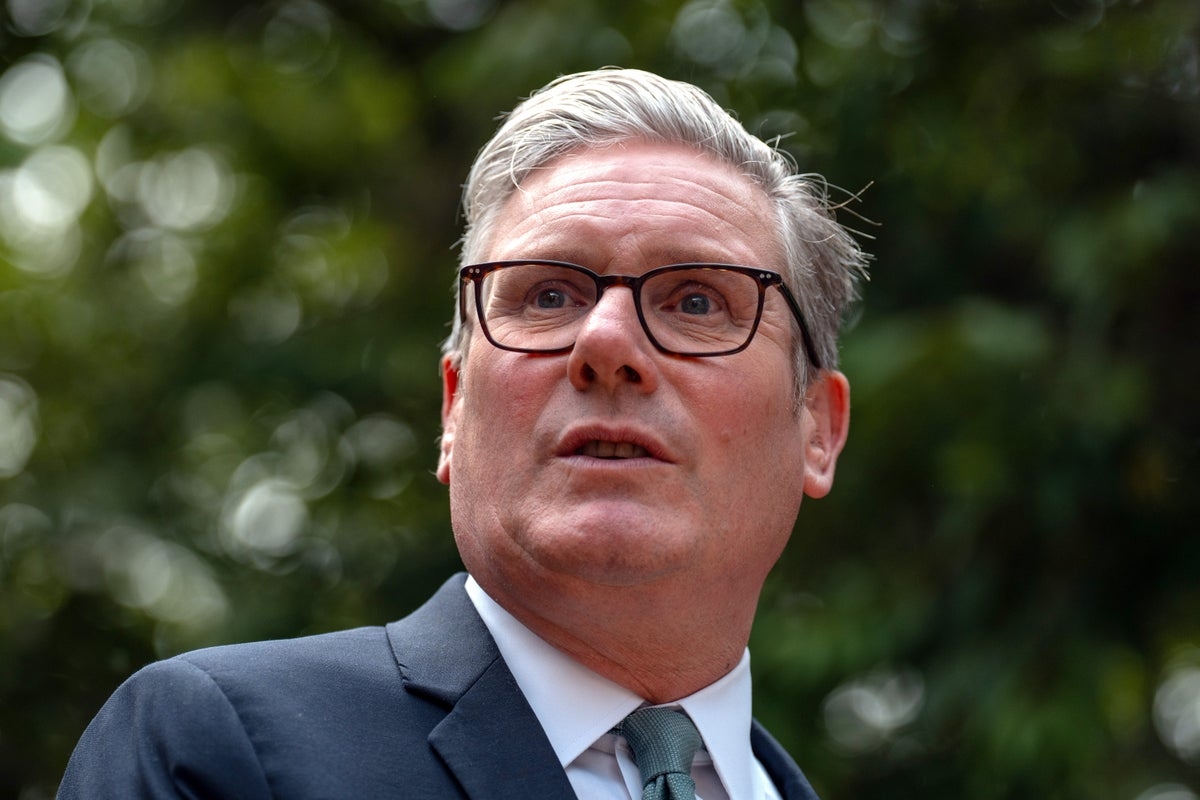 Starmer thanks nurse who helped his brother to mark NHS anniversary