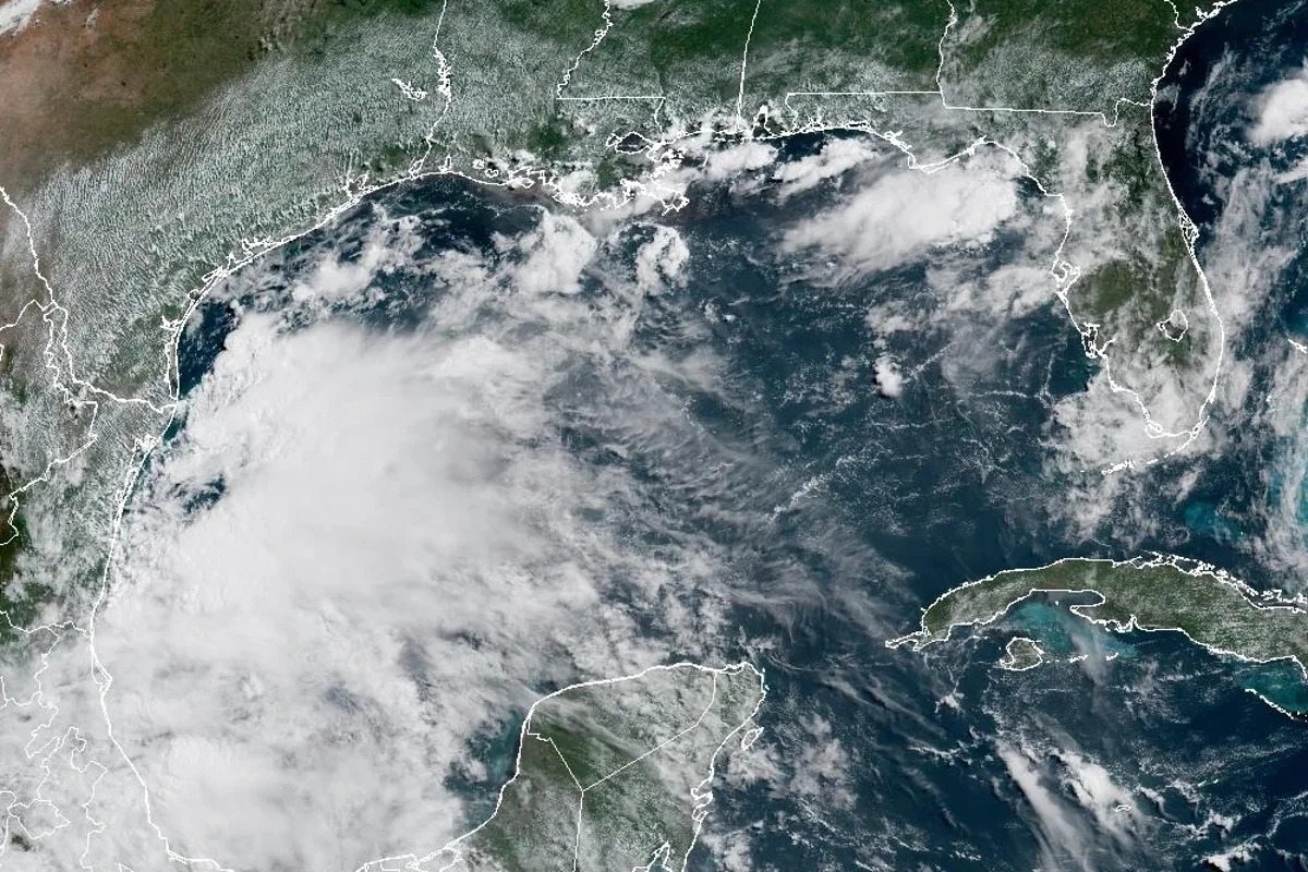 Hurricane warning for Mexico coast as Flossie rapidly strengthens