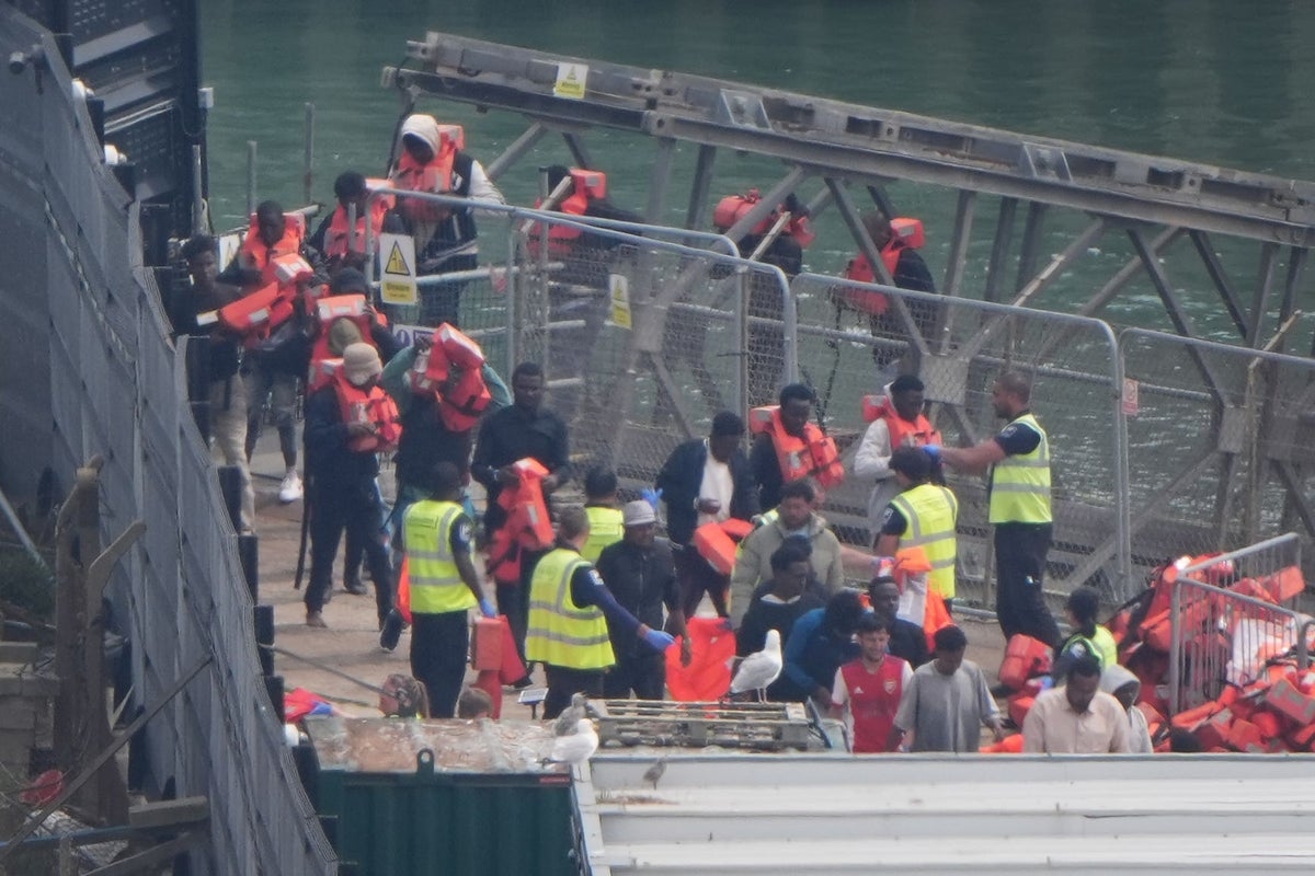 UK prepares to announce ‘one in, one out' migrant deal with France