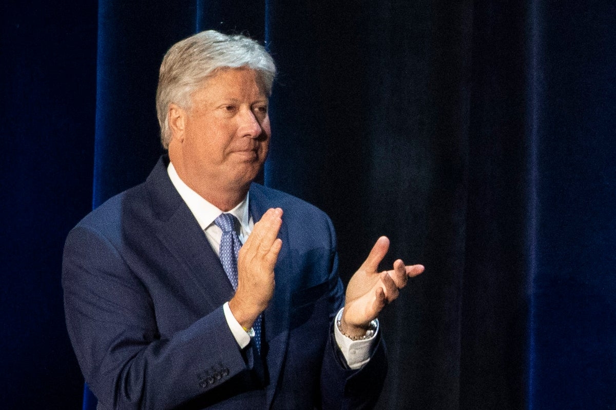 Gateway megachurch announces it is cutting services as it continues to face blowback from Robert Morris sex-abuse allegations