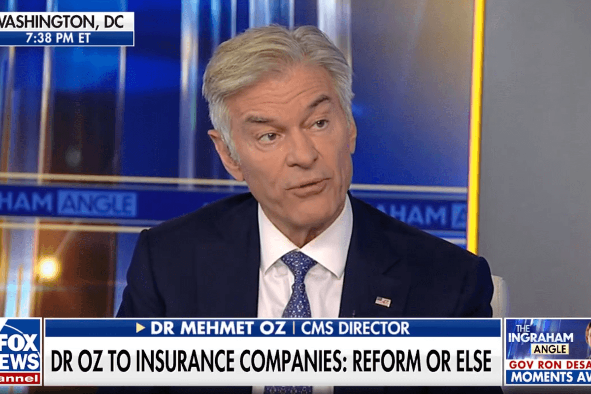 Multi-millionaire Trump official Dr. Oz appears not to know how credit cards work