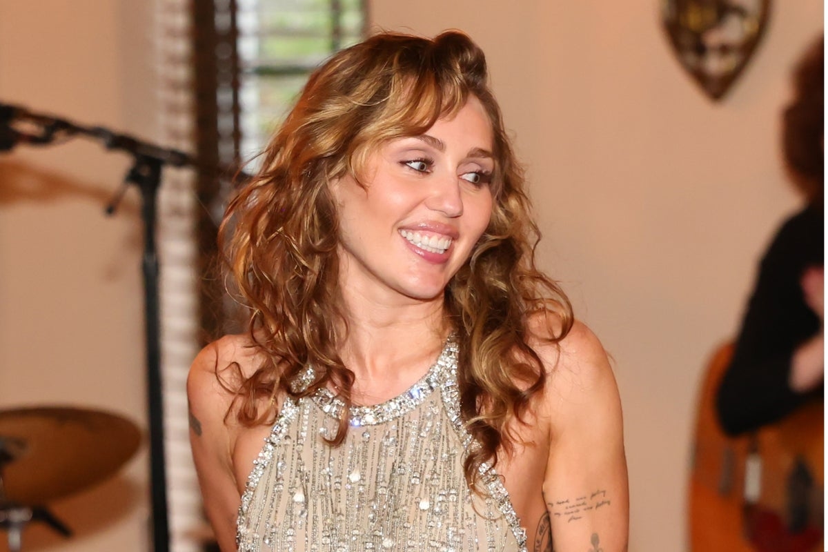 Miley Cyrus clarifies the real reason why she won't be going on tour soon
