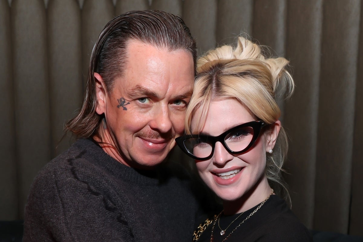 Kelly Osbourne gets engaged to Sid Wilson during her dad Ozzy's final Black Sabbath show