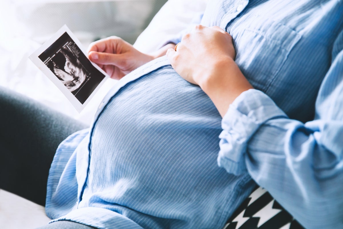 Woman offers pregnant sister hundreds of dollars to not use dream baby name