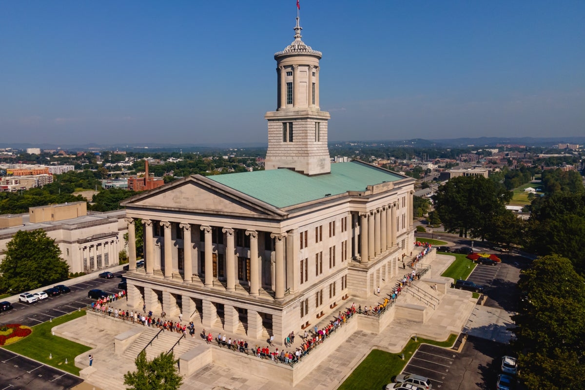 Tennessee lawmakers want schools to teach the ‘success sequence' - graduate, get married, have kids