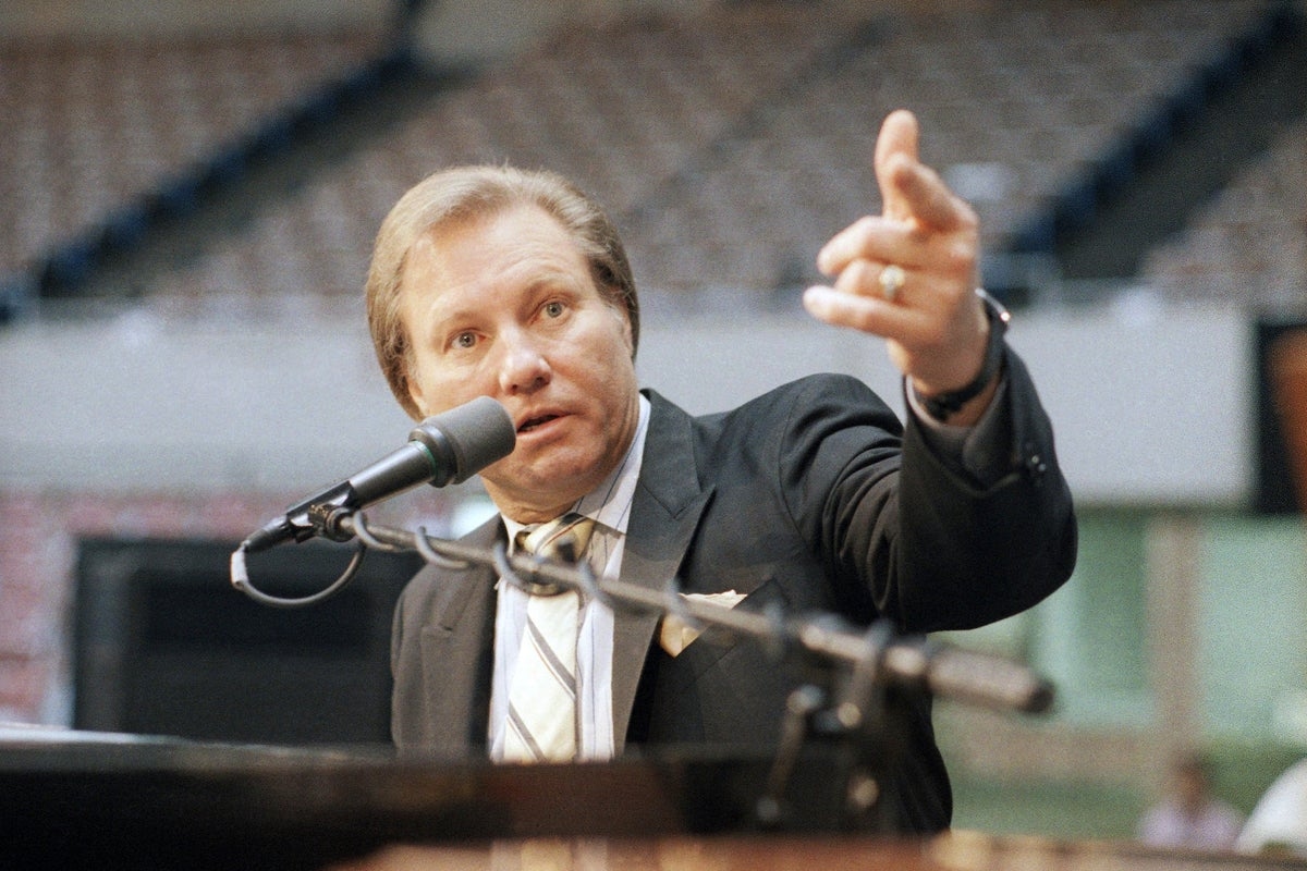 Controversial megachurch televangelist Jimmy Swaggart dies at age 90 two weeks after being rushed to the hospital