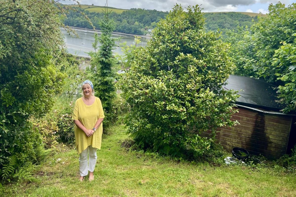 Gran knocks £100k off price of Cornish home and STILL can't sell
