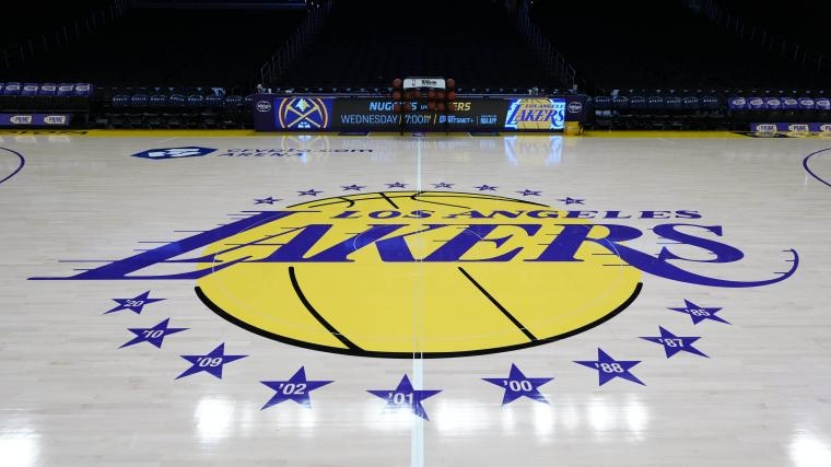 Lakers sign unfairly-benched 7-foot center after massive playoff letdown
