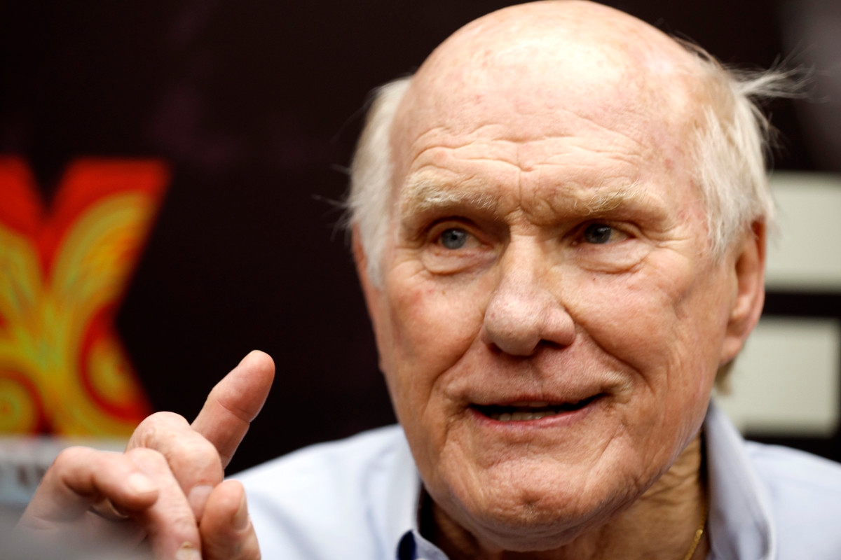 Terry Bradshaw, Aaron Rodgers Do Not Agree Politically