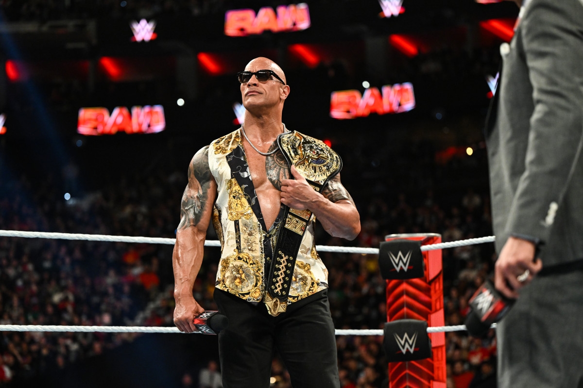 Sports Fans React To The Rock's Tribute For Hulk Hogan