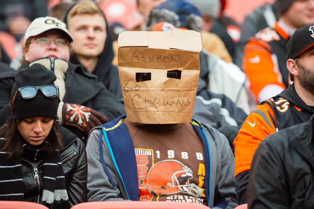 Person Falls Into Lake During Cleveland Browns' Helmet Reveal