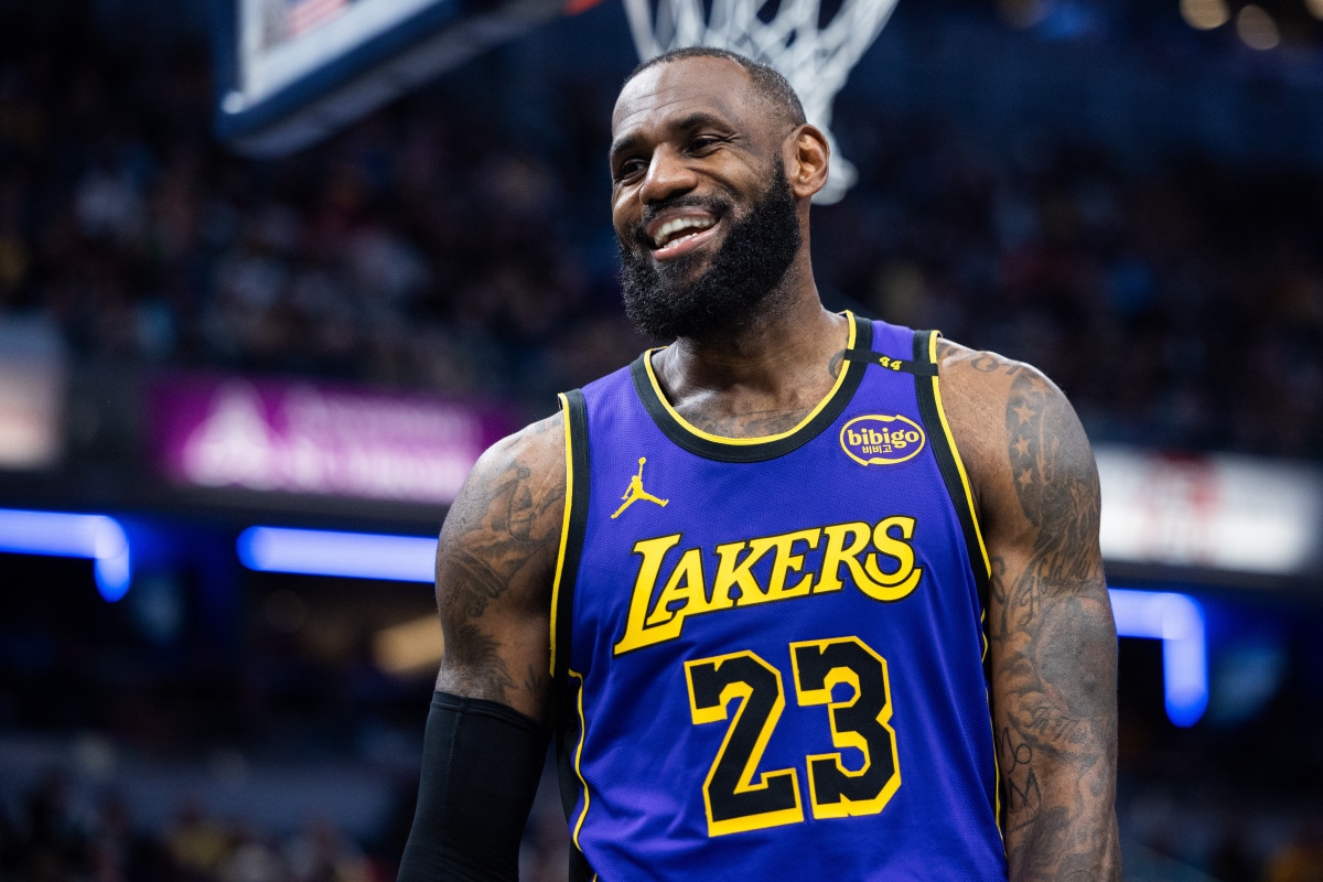 4 NBA Teams Have Reached Out To LeBron James About Trade