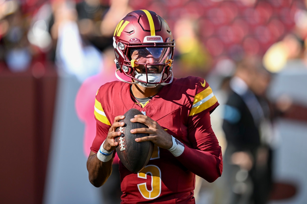 NFL Owner Buys Jayden Daniels Card For $500,000