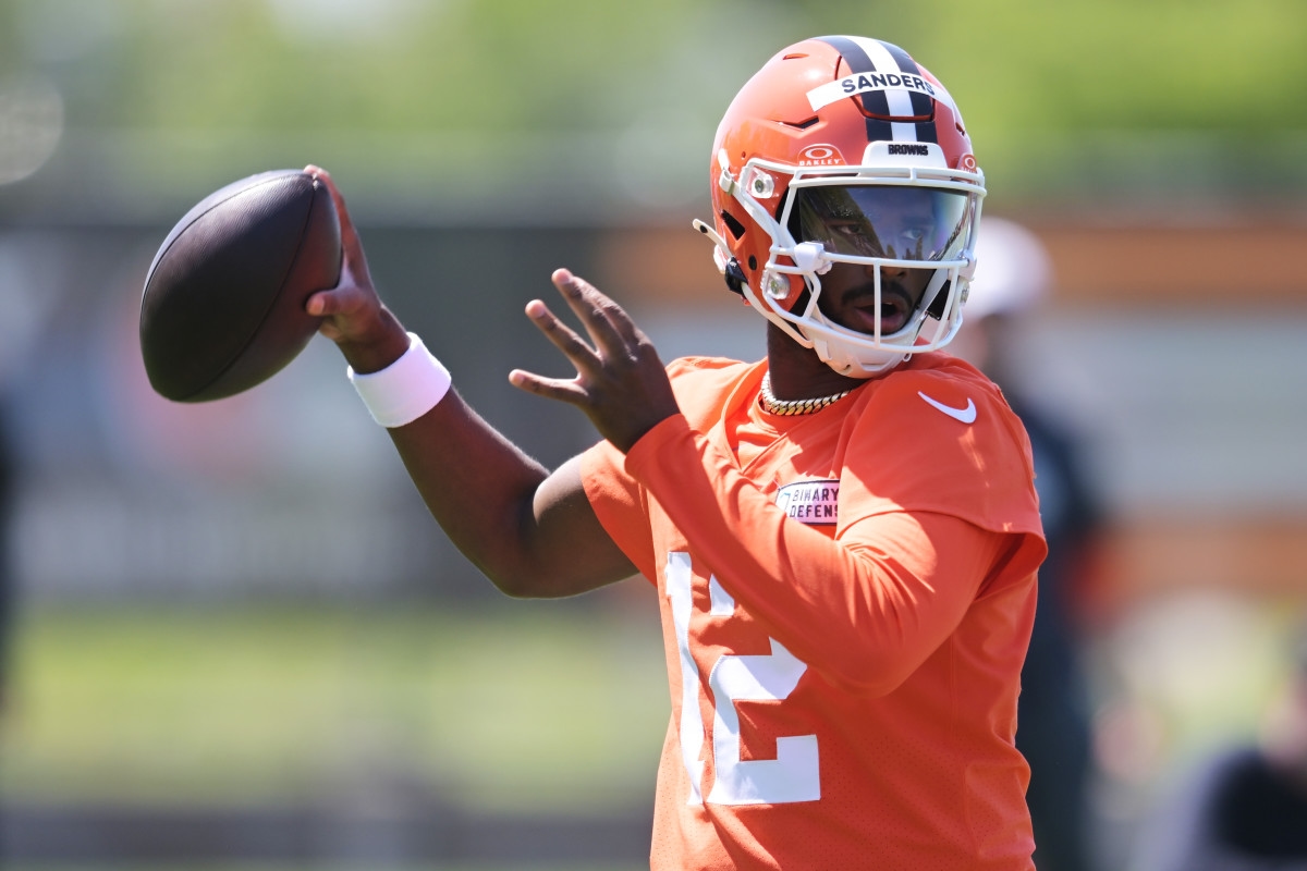 NFL Fans Worried About 'Troubling' Shedeur Sanders Report