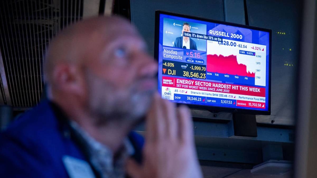 Veteran analyst updates S&P 500 prediction after record rally