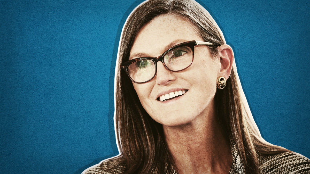 Cathie Wood sells $14.3M in surging crypto stocks to buy Tesla