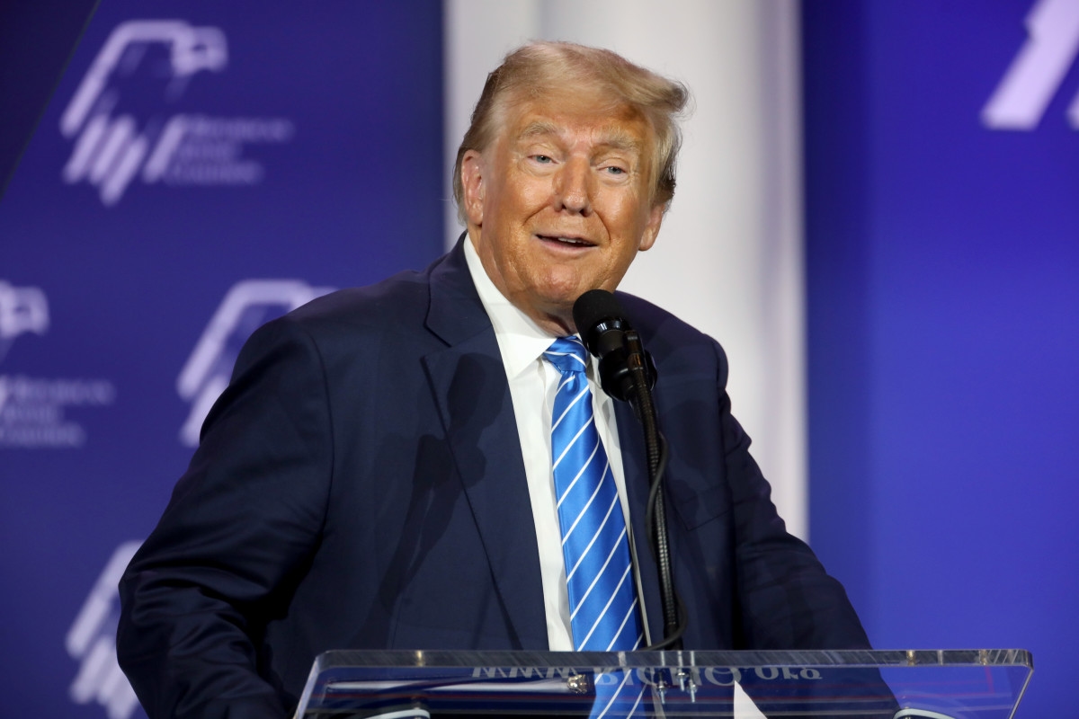Trump shares shocking strategy to take pressure off dollar