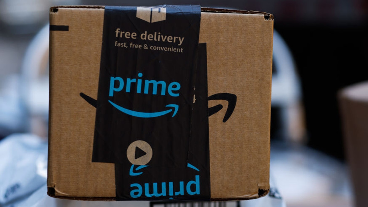 Amazon is selling $140 noise-canceling headphones for $30, and shoppers say they deliver 'clear, punchy sound'