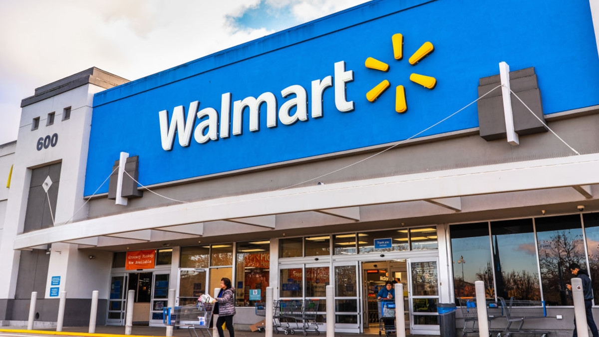 Walmart is selling an 'easy to assemble' $200 gaming chair for $107, and shoppers say its 'quality is excellent'
