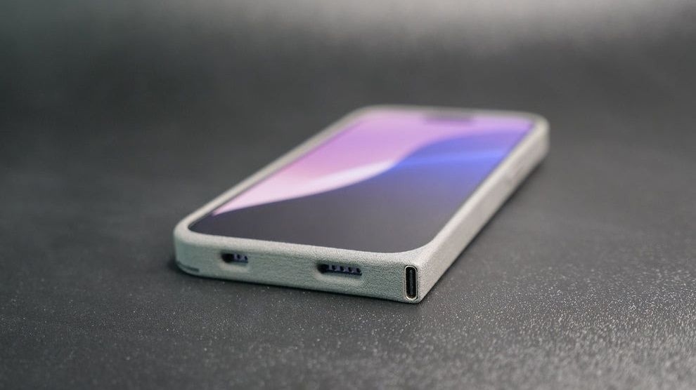 Got Lightning still? This case adds USB-C to older iPhones