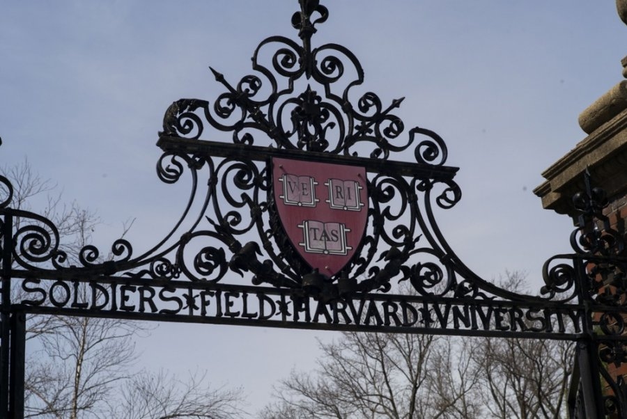 Federal jduge blocks Trump administration Harvard student ban