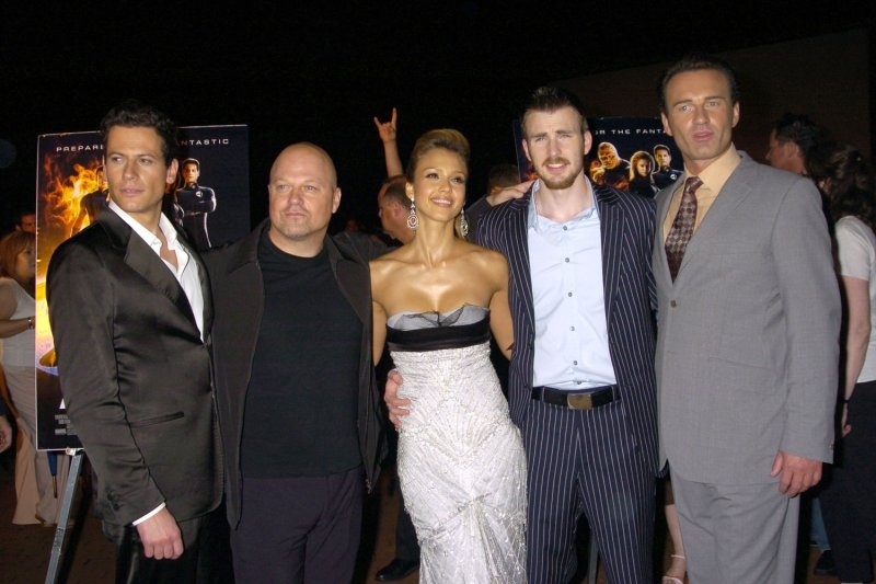 Joely Richardson, Alyssa Milano mourn death of Julian McMahon