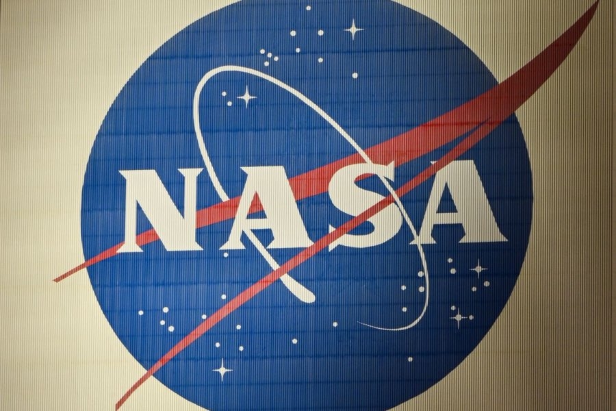 Two NASA employees cited for their civic service, 'spirit of exploration'