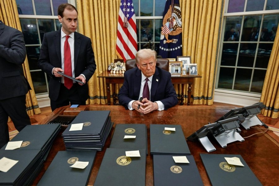 Appeals court refuses to let Trump administration end birthright citizenship