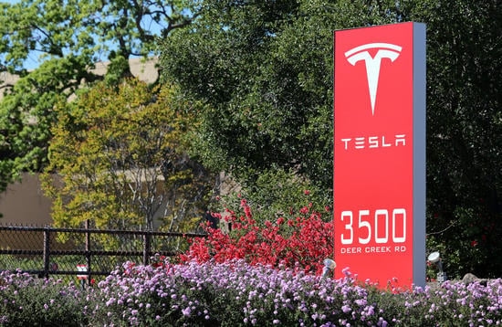 CATL Expands Globally After $5.2 Billion IPO, Targeting Europe With Battery-Swapping Push