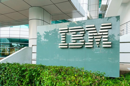 BofA Raises IBM Price Target to $320 Amid AI Momentum