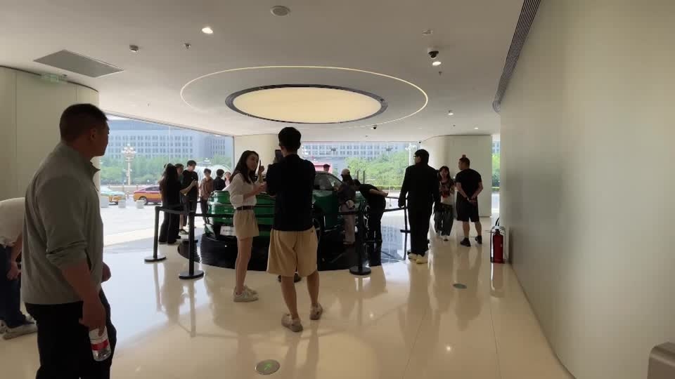 Xiaomi's YU7 car buyers face year-long wait for delivery