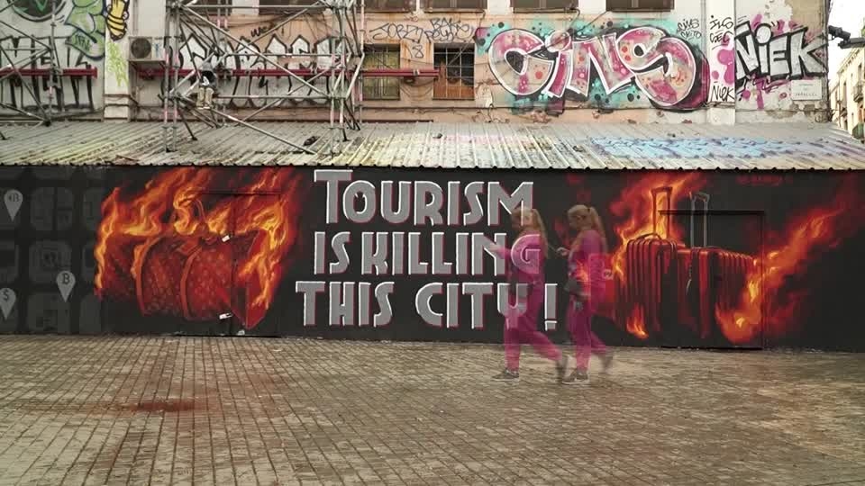 Graffiti ignites conversation over housing crisis in Barcelona