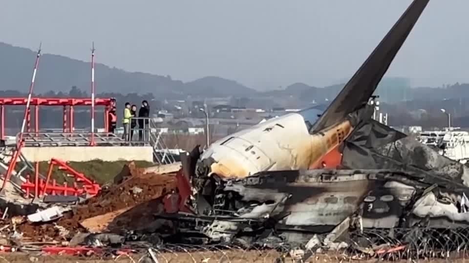 Crashed Jeju Air jet still had working engine, probe update says