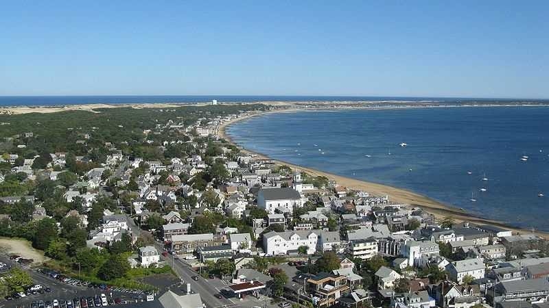 3 people accused of yelling homophobic slurs at several people in Mass. town
