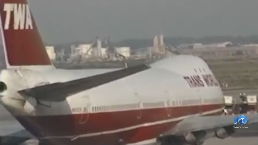 DC-area crash recovery has ties to another air tragedy