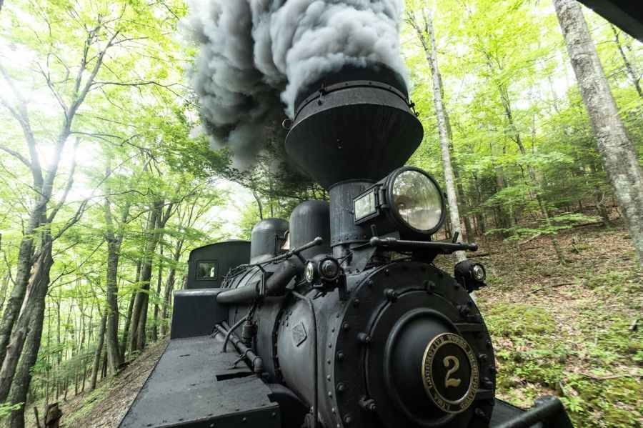 Blenko unveils limited-edition, train-themed West Virginia Day pieces