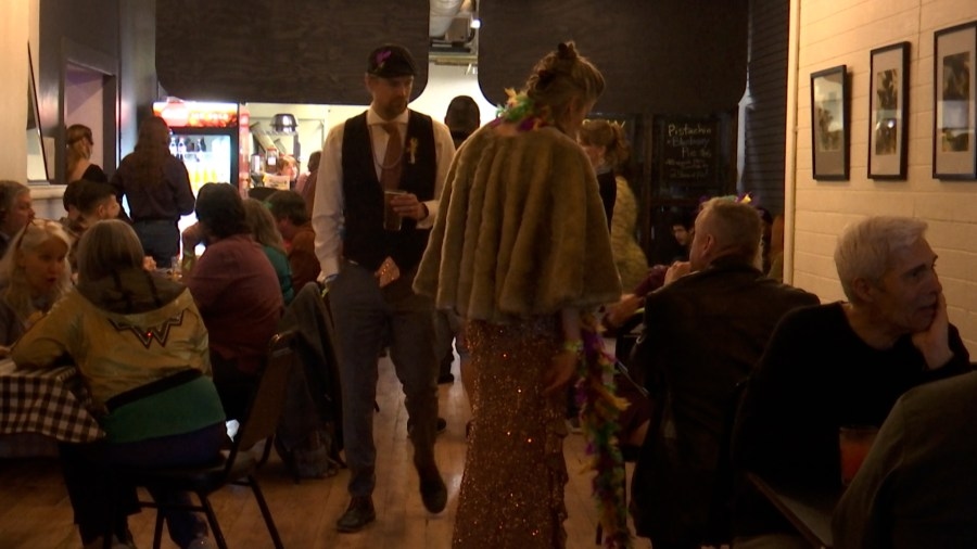 West Virginia Public Theatre hosts Mardi Gras themed fundraiser