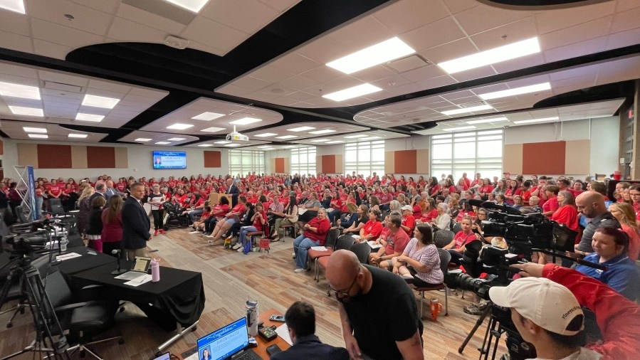 South Western City Schools teachers, board clash over contract