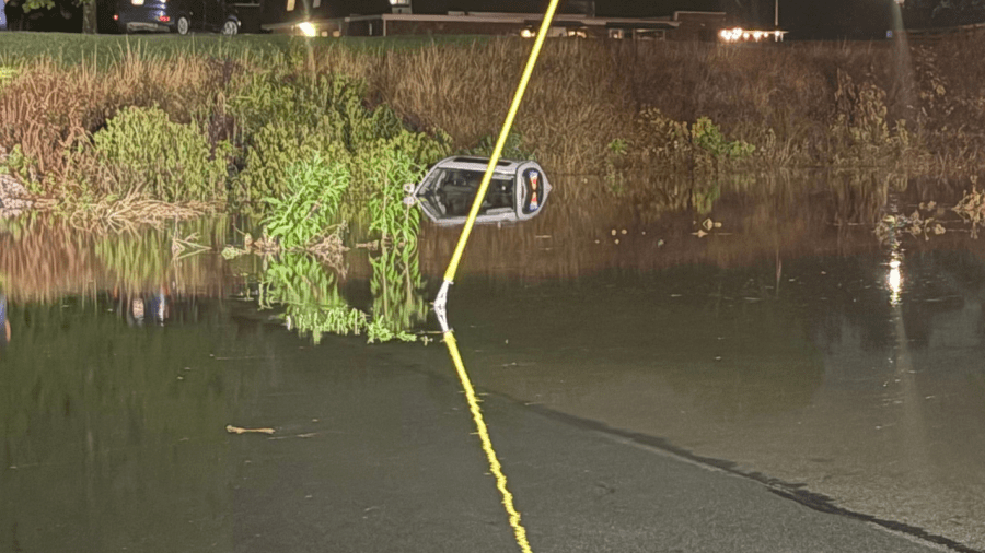 Flash flooding strands employees, submerges vehicles at Groveport golf course