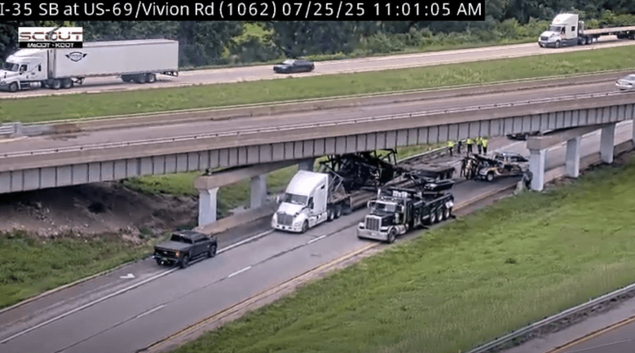 Oversized load hits bridge in Kansas City, closing I-35 NB for several hours
