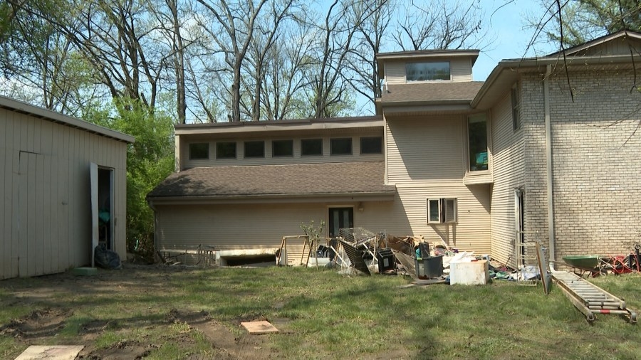 Big Eddy Road residents working together to help rebuild their community