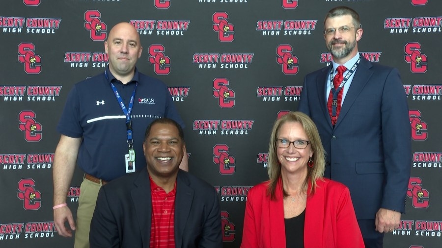 Sean Woods introduced as new head boys' basketball coach at Scott County