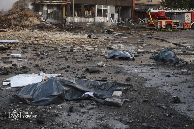 Russia launches air strikes against Ukraine